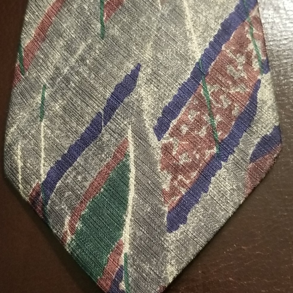 FENDI PURE SILK HANDMADE AUTHENTIC TIE - Picture 4 of 5